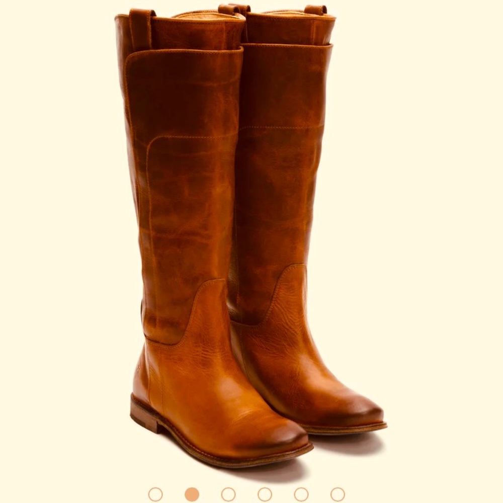 Adorable gently used Frye boots